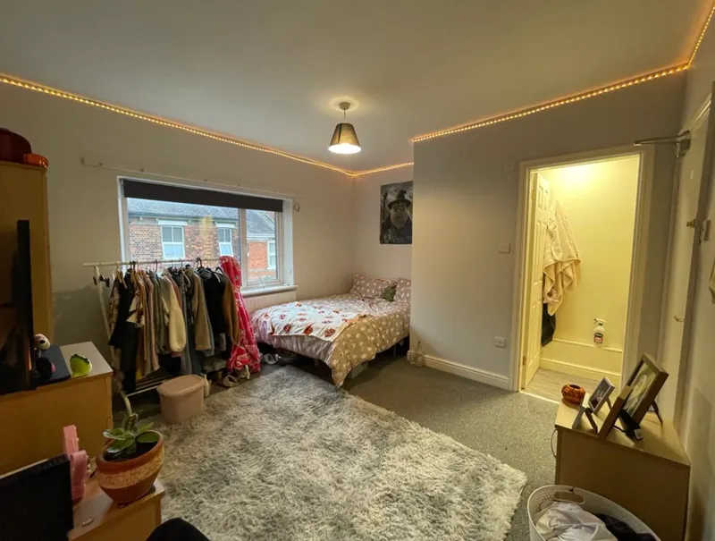 4 bed // All Ensuite House // July 2026 - Image 7
